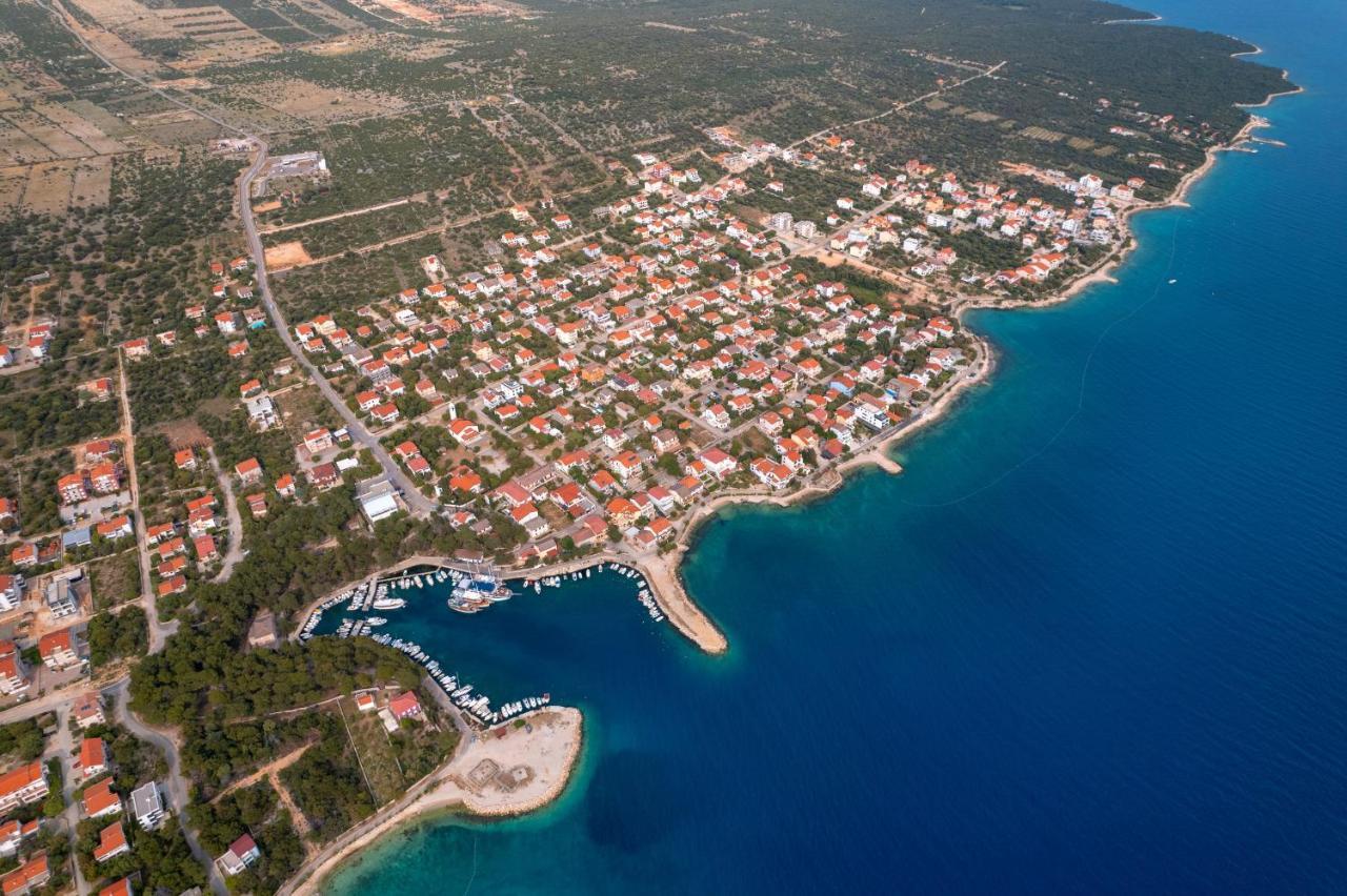 Apartments With A Parking Space Mandre, Pag - 6405 Kolan Exteriör bild