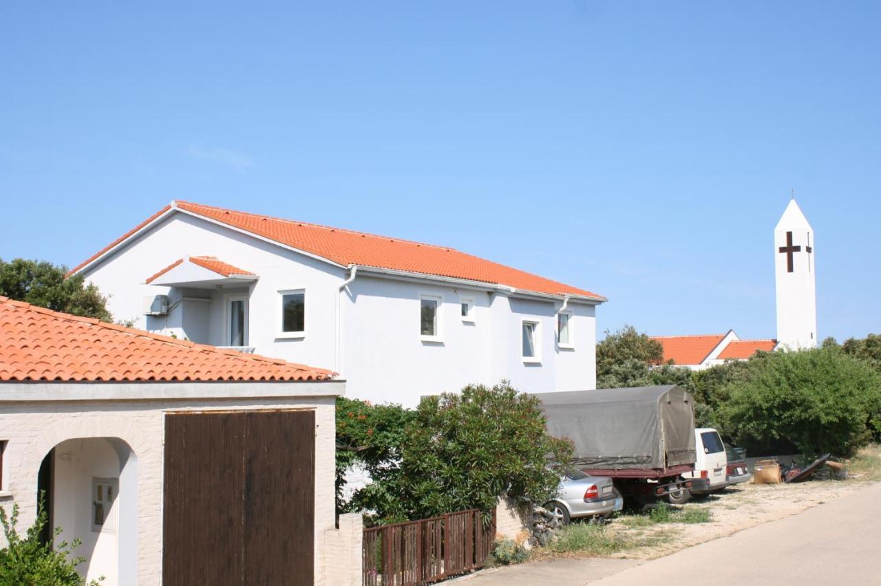 Apartments With A Parking Space Mandre, Pag - 6405 Kolan Exteriör bild