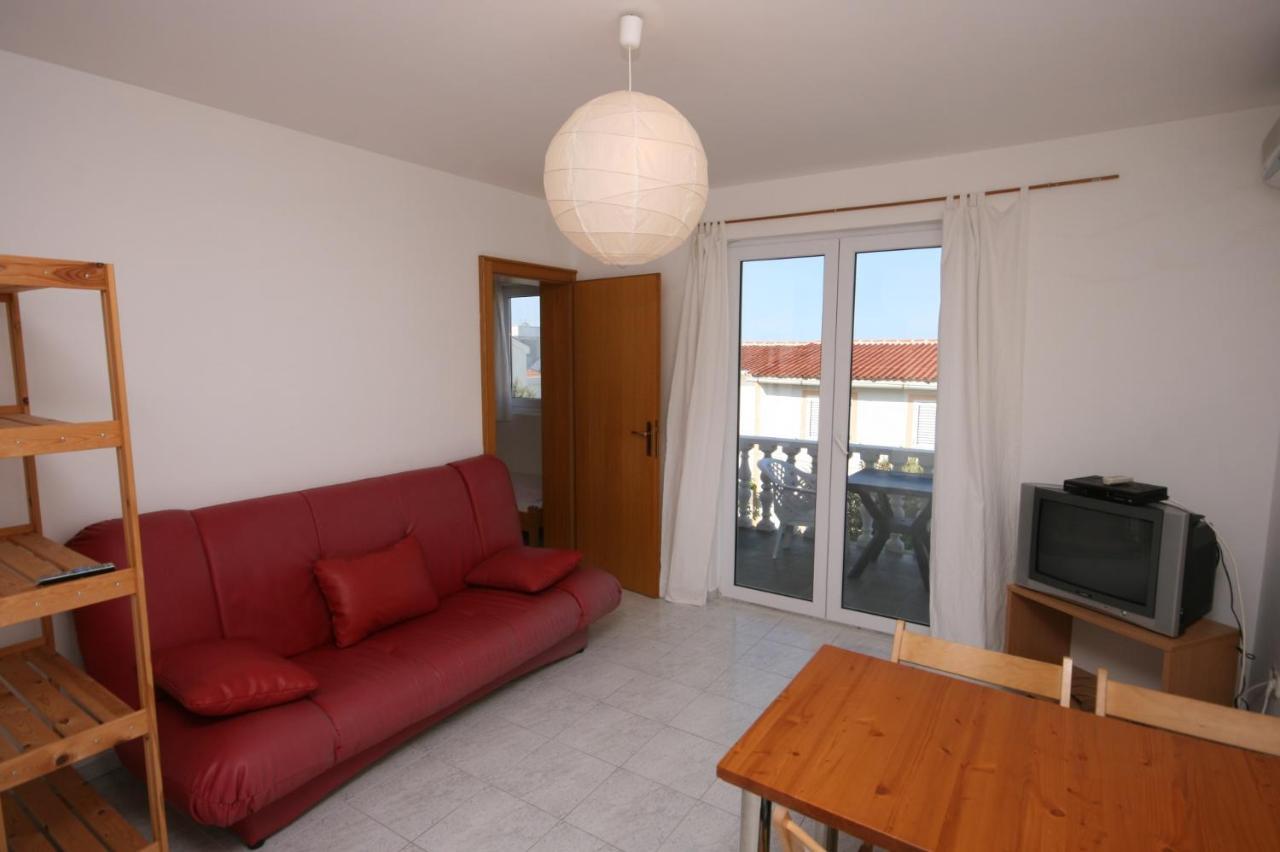 Apartments With A Parking Space Mandre, Pag - 6405 Kolan Exteriör bild