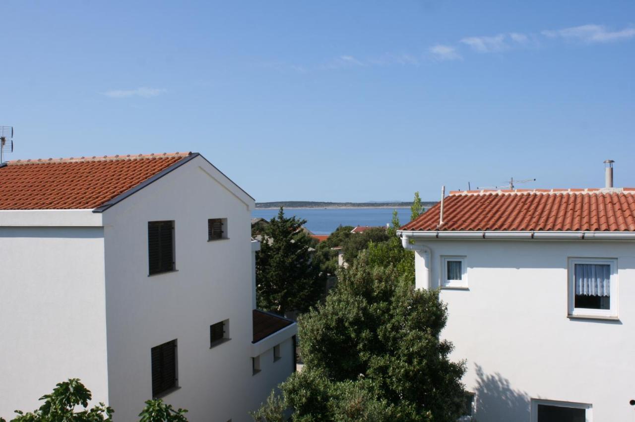 Apartments With A Parking Space Mandre, Pag - 6405 Kolan Exteriör bild