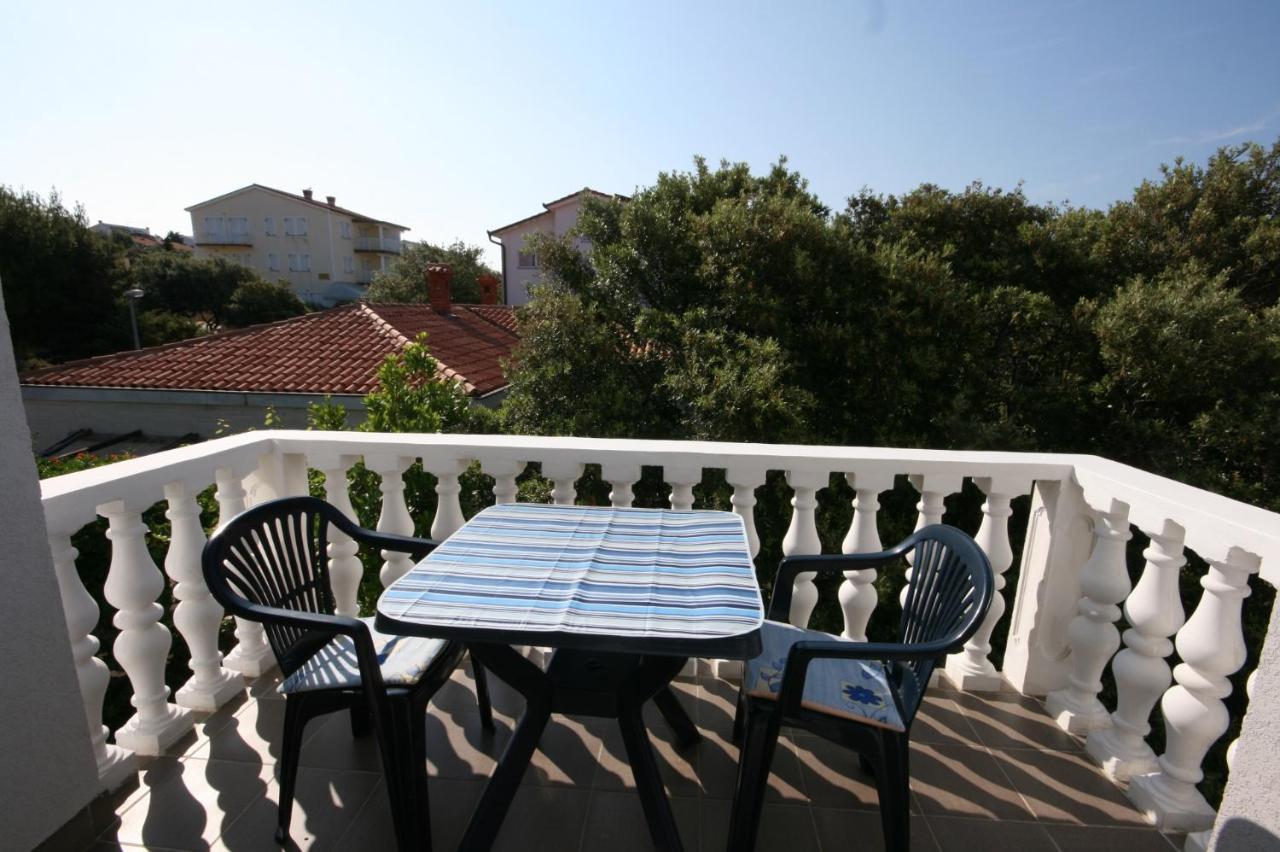 Apartments With A Parking Space Mandre, Pag - 6405 Kolan Exteriör bild