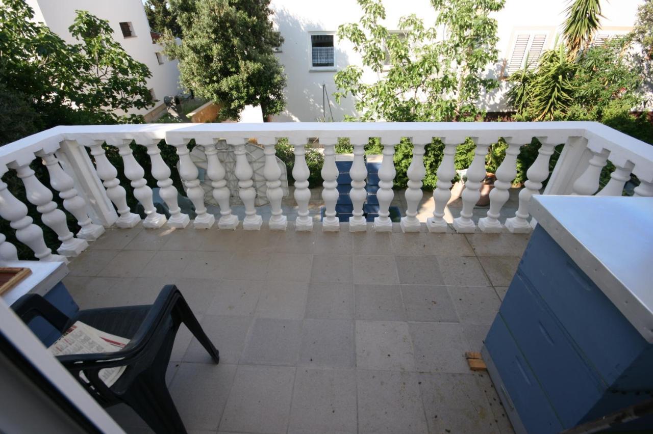 Apartments With A Parking Space Mandre, Pag - 6405 Kolan Exteriör bild