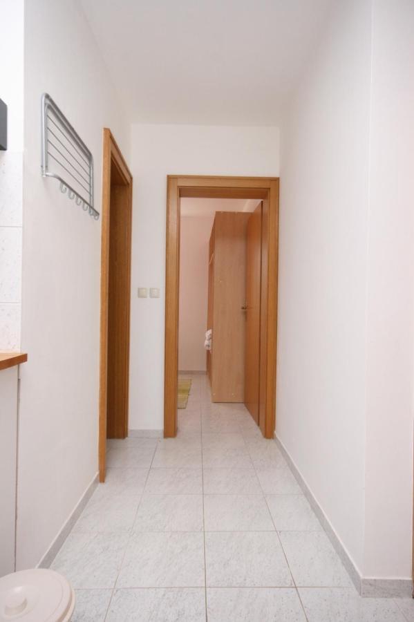 Apartments With A Parking Space Mandre, Pag - 6405 Kolan Exteriör bild