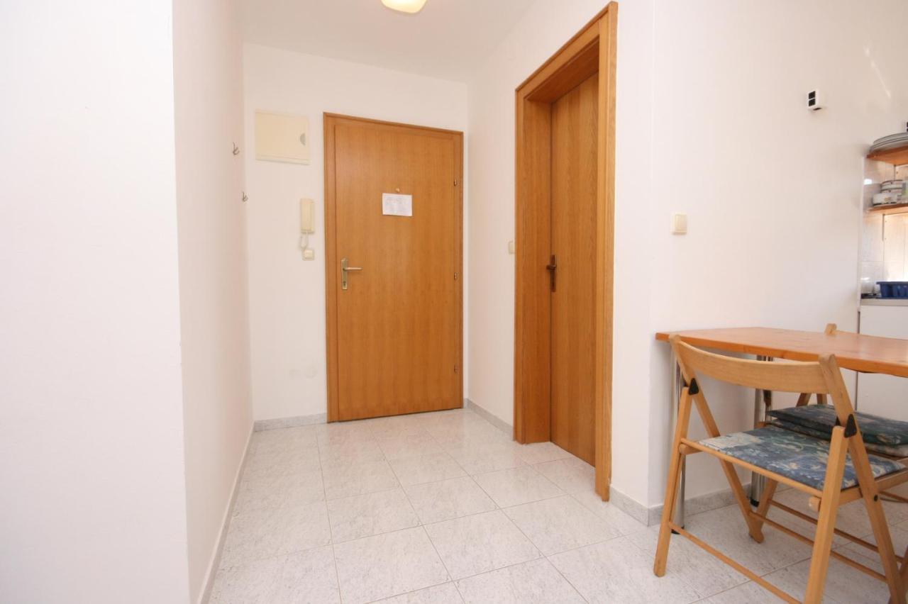 Apartments With A Parking Space Mandre, Pag - 6405 Kolan Exteriör bild