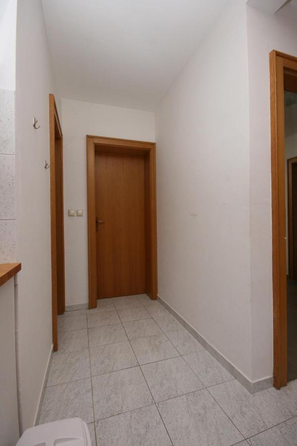 Apartments With A Parking Space Mandre, Pag - 6405 Kolan Exteriör bild