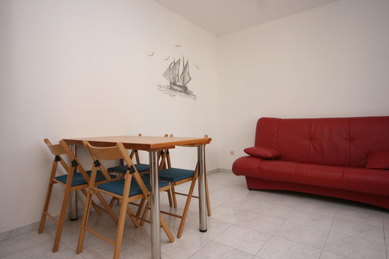 Apartments With A Parking Space Mandre, Pag - 6405 Kolan Exteriör bild