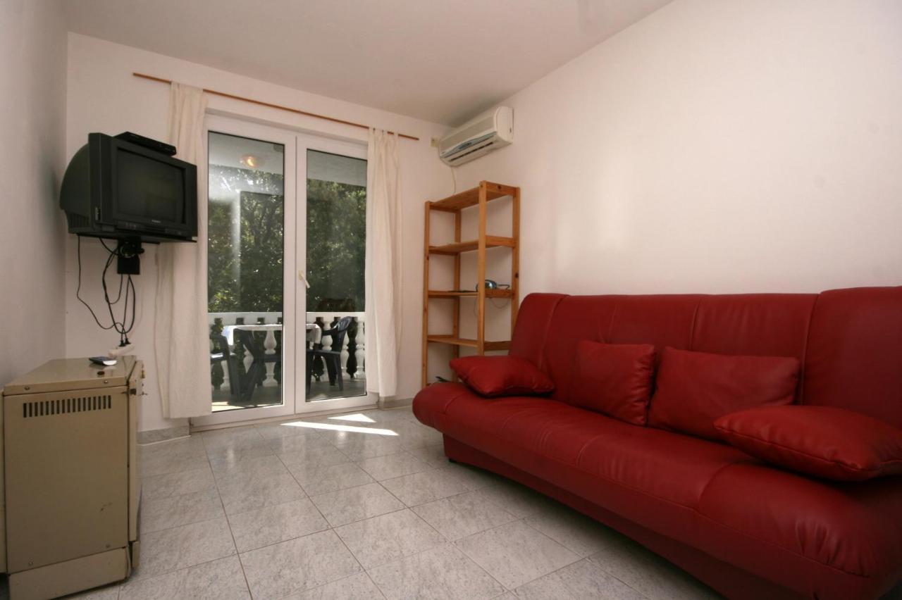 Apartments With A Parking Space Mandre, Pag - 6405 Kolan Exteriör bild
