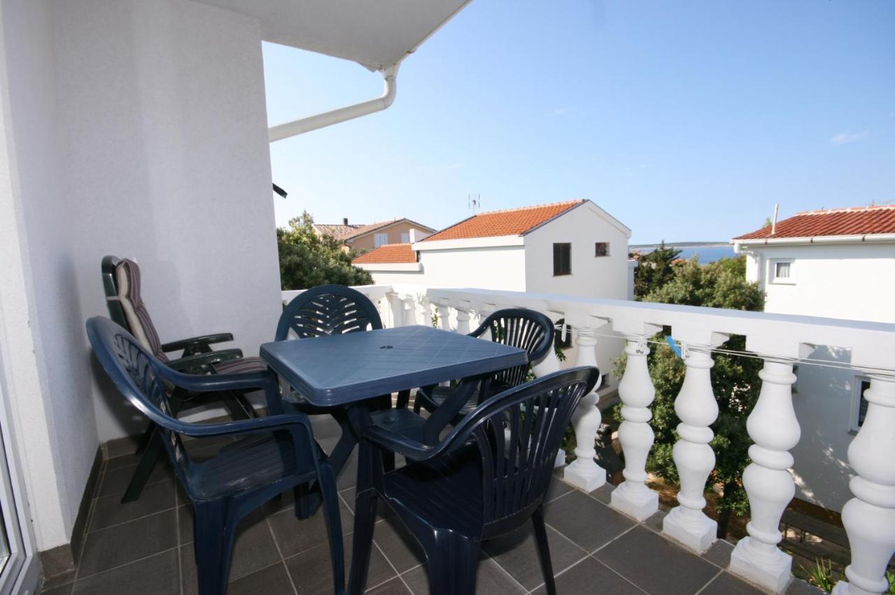 Apartments With A Parking Space Mandre, Pag - 6405 Kolan Exteriör bild