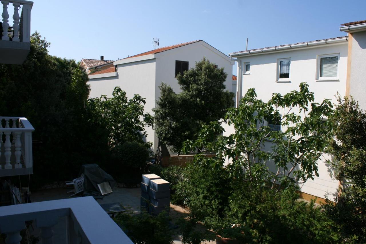 Apartments With A Parking Space Mandre, Pag - 6405 Kolan Exteriör bild