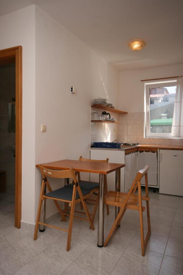 Apartments With A Parking Space Mandre, Pag - 6405 Kolan Exteriör bild