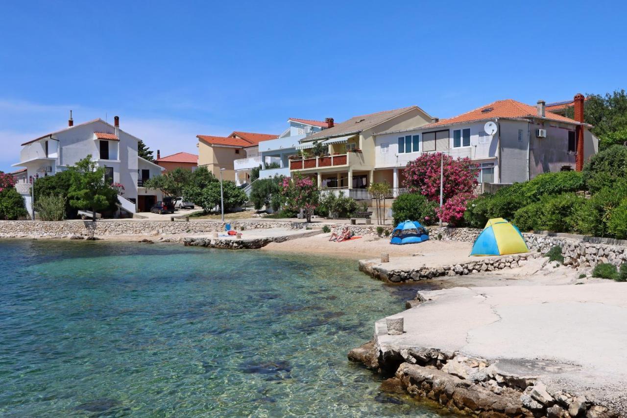 Apartments With A Parking Space Mandre, Pag - 6405 Kolan Exteriör bild